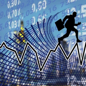 外汇交易最常见的套利策略：原理、操作与风险全解析